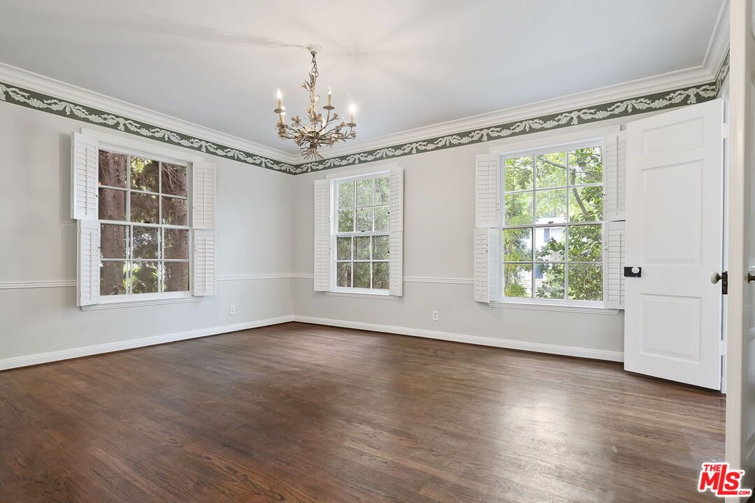 Chandelier, Empty room, Interior, Wood Texture Flooring