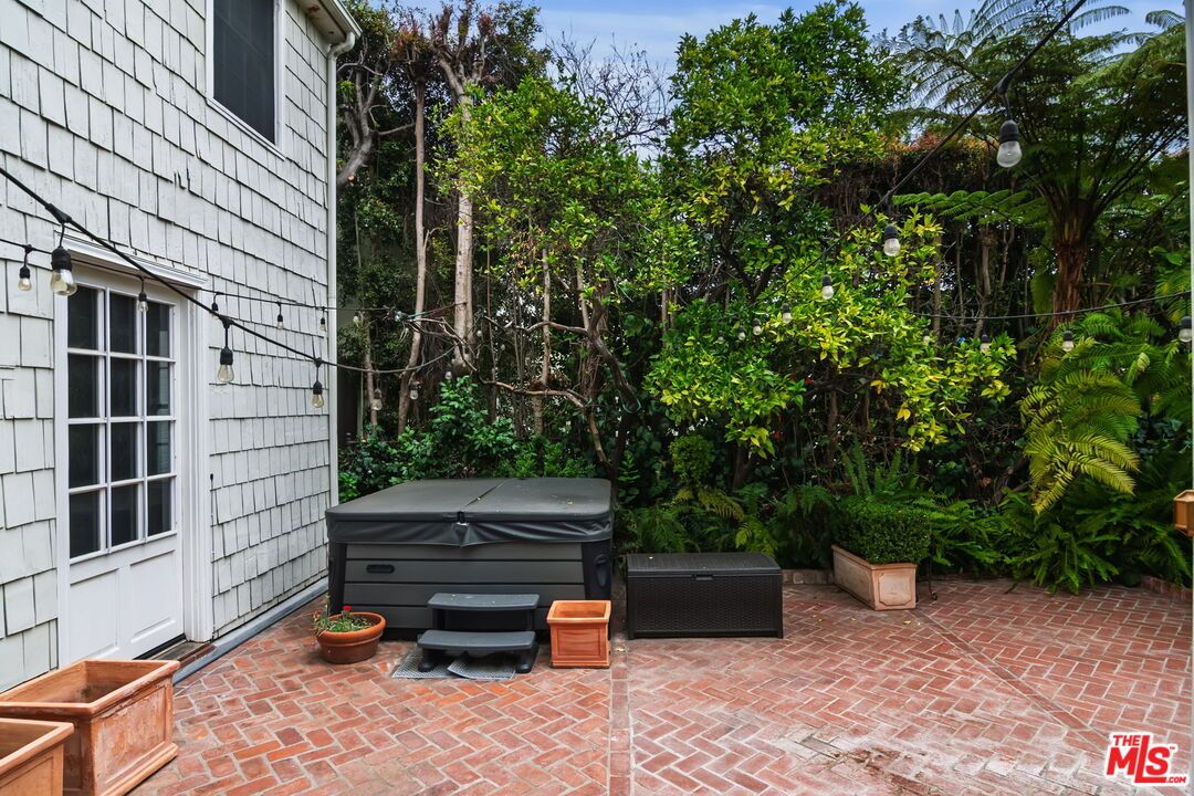 Exterior, Hot Tub