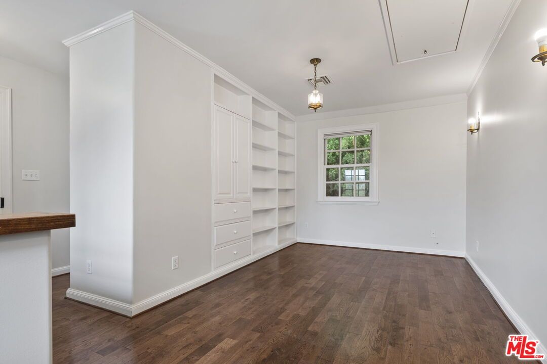 Empty room, Interior, Pendant Lights, Wood Texture Flooring