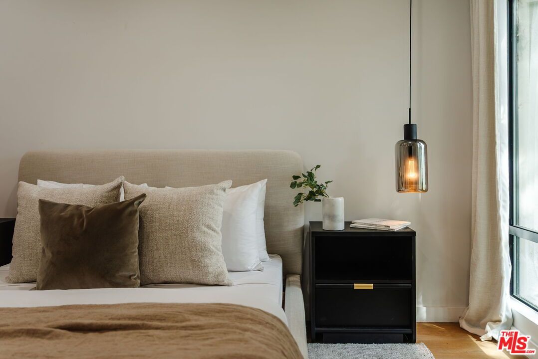 Bedroom, Interior, Pendant Lights
