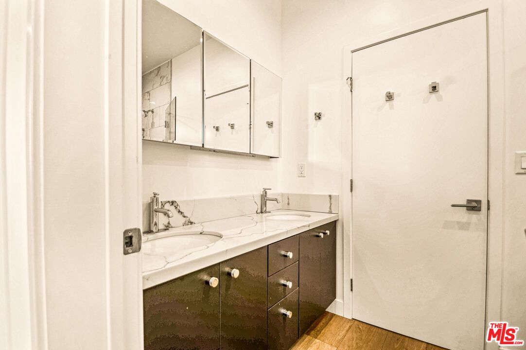 Bathroom, Dual Sink Vanities, Interior, Wood Texture Flooring