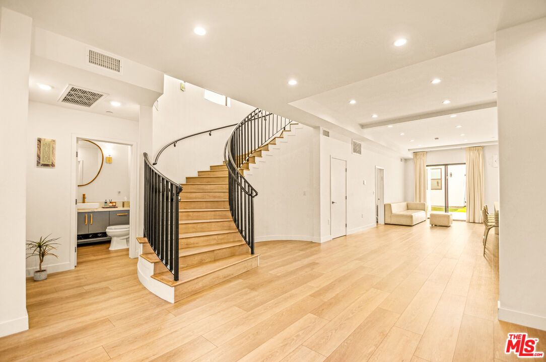 Interior, Recessed Lighting, Wood Texture Flooring
