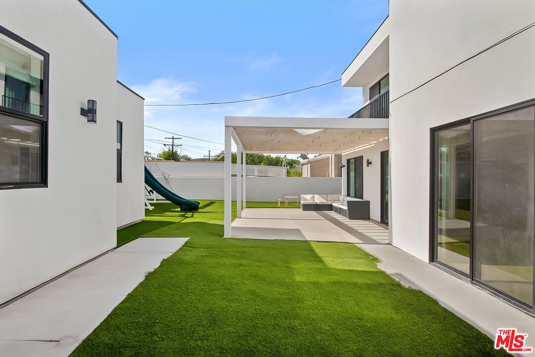 Backyard, Exterior, Playground
