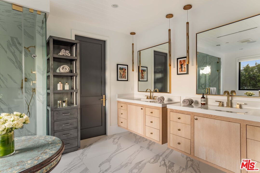 Bathroom, Dual Sink Vanities, Interior, Marble, Pendant Lights, Recessed Lighting