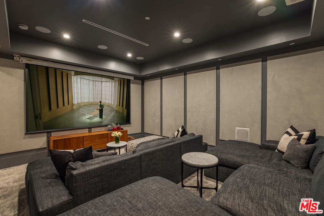 Interior, Projection Screen, Recessed Lighting, Theatre Room