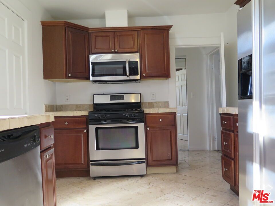 Interior, Kitchen, Stainless Steel Appliances