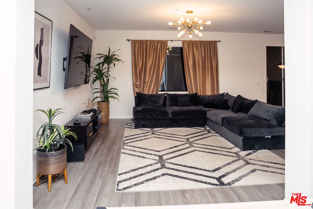 Interior, Living room, Pendant Lights, Wood Texture Flooring