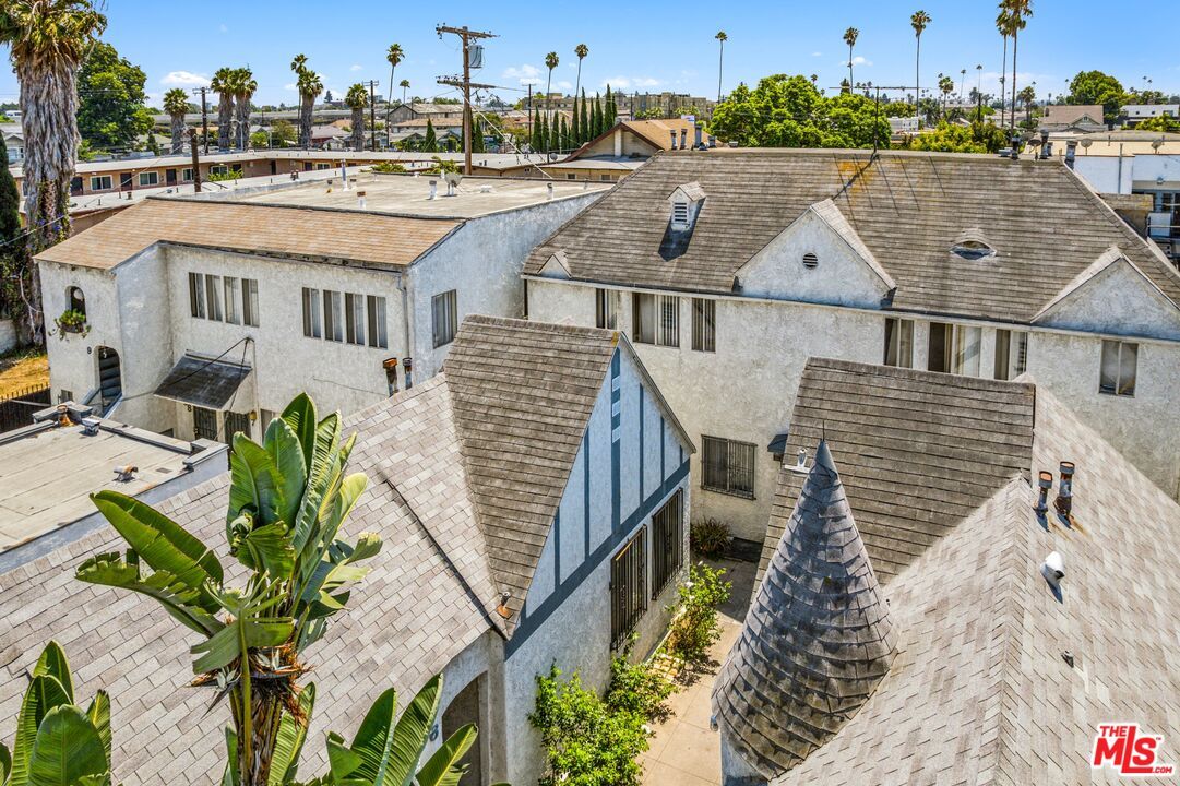 Exterior, Drone