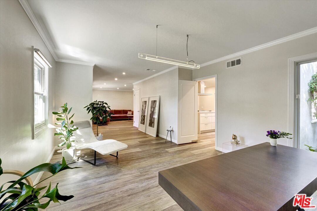 Interior, Pendant Lights, Recessed Lighting, Wood Texture Flooring
