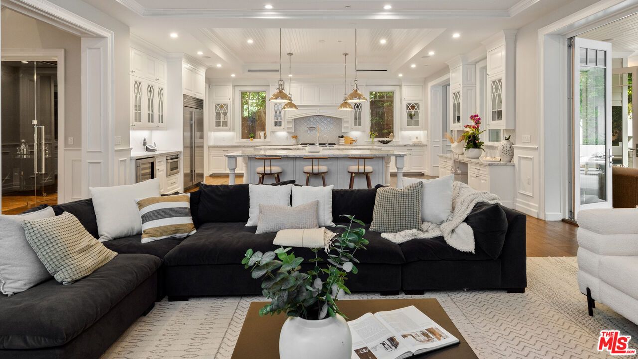 Interior, Kitchen, Living room, Pendant Lights, Recessed Lighting, Stainless Steel Appliances, Wood Texture Flooring