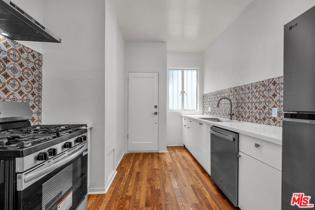 Interior, Kitchen, Stainless Steel Appliances, Wood Texture Flooring