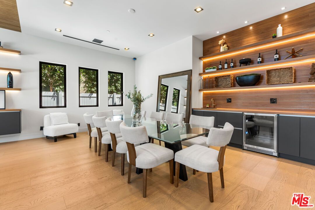 Dining room, Interior, Recessed Lighting, Wood Texture Flooring
