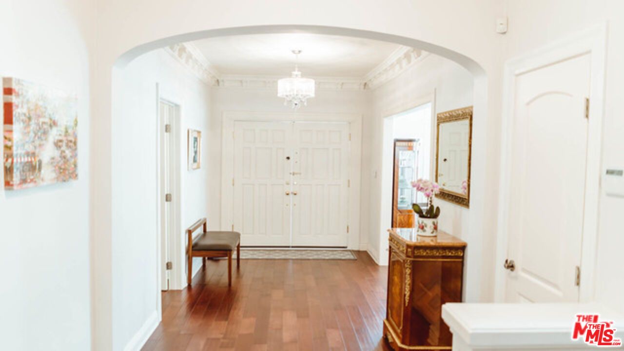 Chandelier, Interior, Wood Texture Flooring