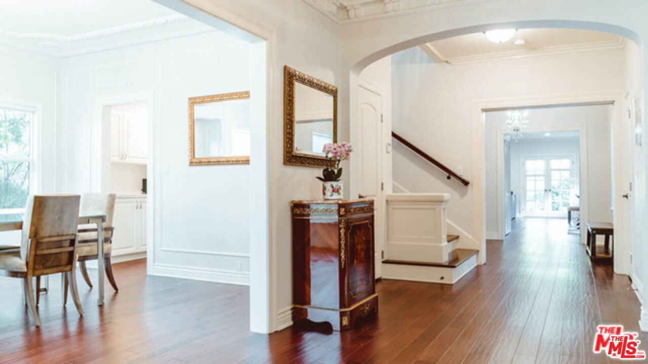 Chandelier, Interior, Wood Texture Flooring