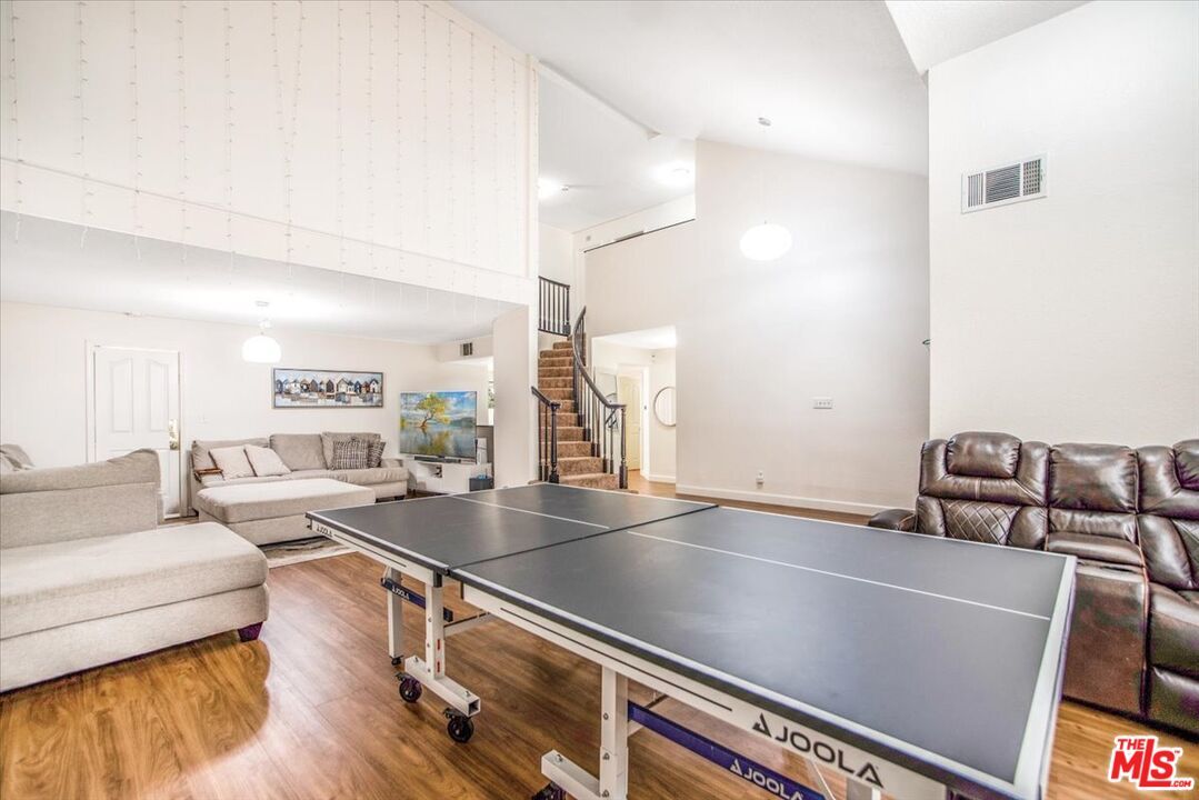 Game Room, Interior, Living room, Wood Texture Flooring