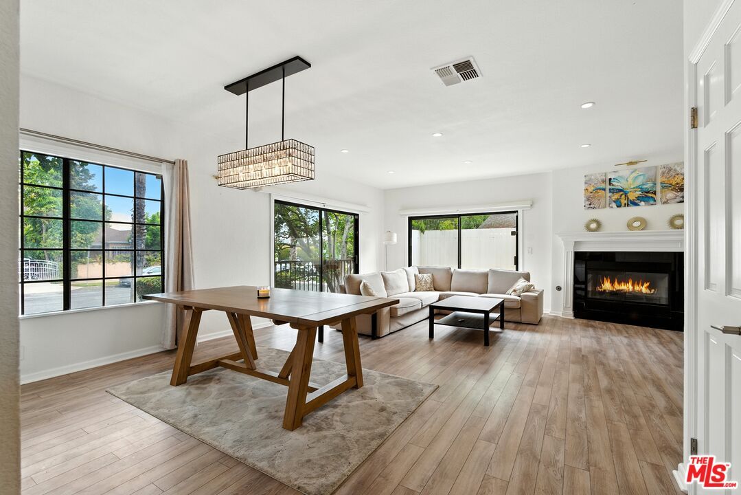 Fireplace, Interior, Living room, Pendant Lights, Recessed Lighting, Wood Texture Flooring