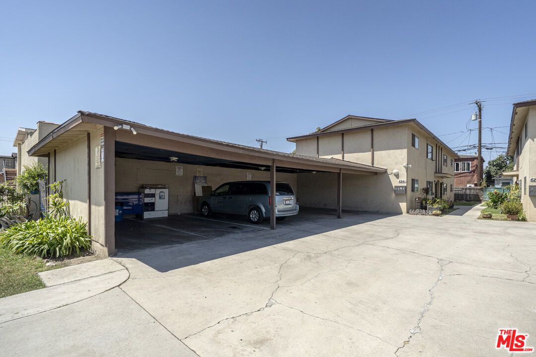 Detached Garage, Exterior