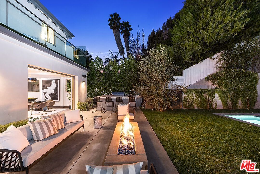 Backyard, Exterior, Outdoor Kitchen, Pool