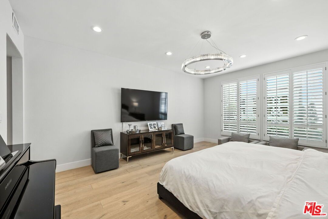 Bedroom, Chandelier, Interior, Pendant Lights, Recessed Lighting, Wood Texture Flooring