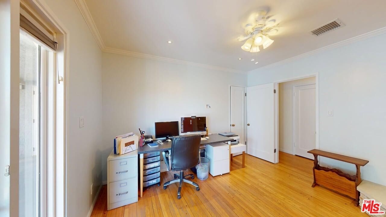 Home Office, Interior, Recessed Lighting, Wood Texture Flooring