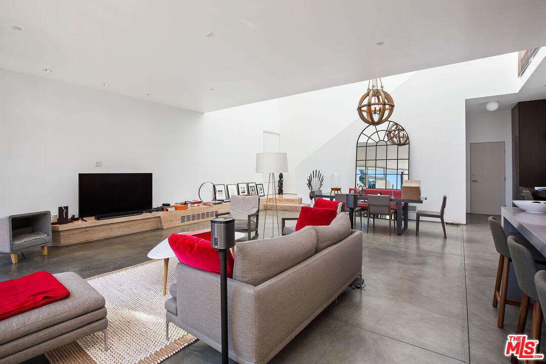 Dining room, Interior, Living room, Pendant Lights, Recessed Lighting