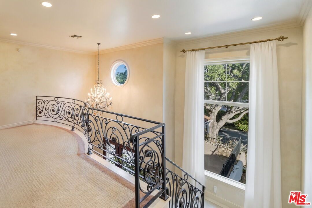 Chandelier, Interior, Recessed Lighting