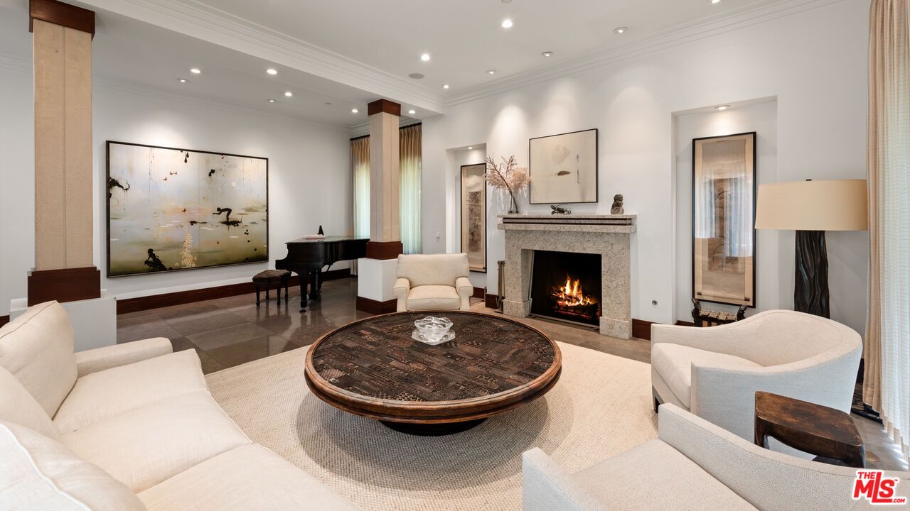 Fireplace, Interior, Living room, Piano, Recessed Lighting