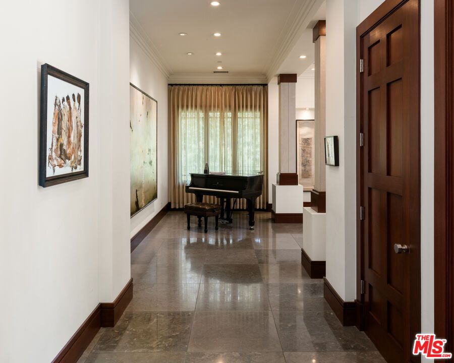 Interior, Piano, Recessed Lighting