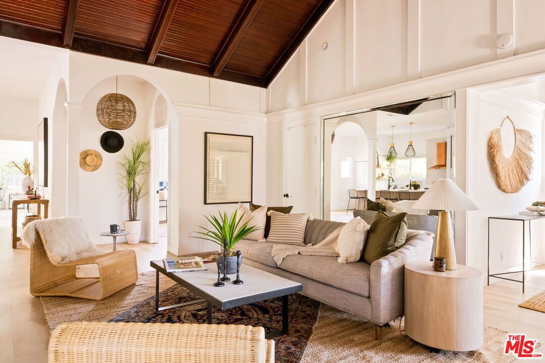 Interior, Living room, Pendant Lights, Wooden Beams, Wooden Ceilings, Wood Texture Flooring