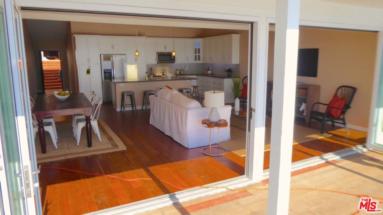 Dining room, Interior, Kitchen, Pendant Lights, Stainless Steel Appliances, Wood Texture Flooring