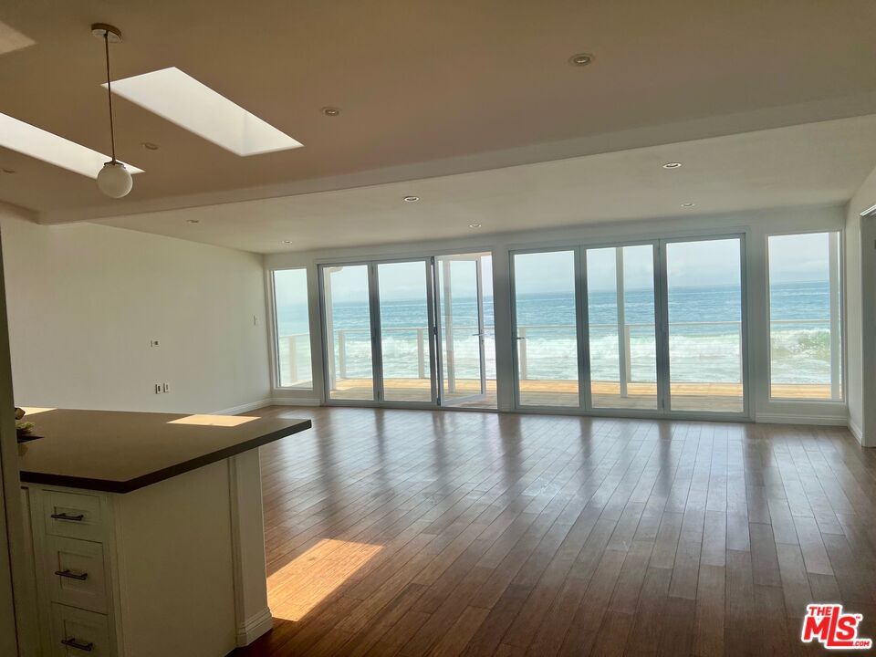 Empty room, Interior, Pendant Lights, Recessed Lighting, Water, Wood Texture Flooring