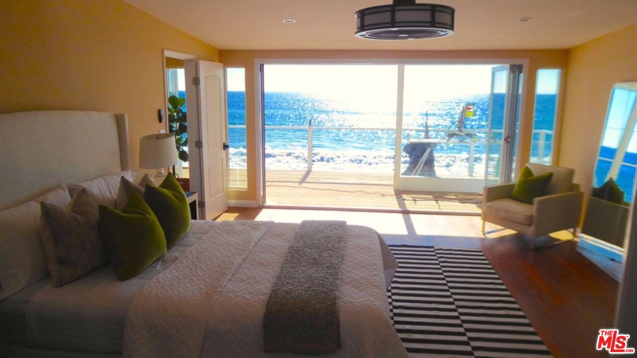 Bedroom, Interior, Recessed Lighting, Water, Wood Texture Flooring