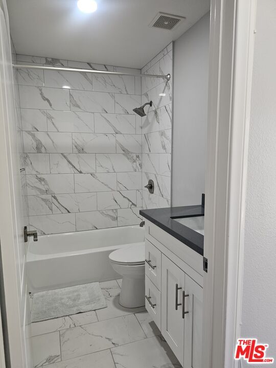 Bathroom, Interior, Marble, Marble Walls, Recessed Lighting