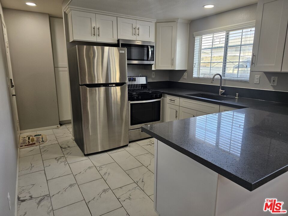 Interior, Kitchen, Marble, Recessed Lighting, Stainless Steel Appliances