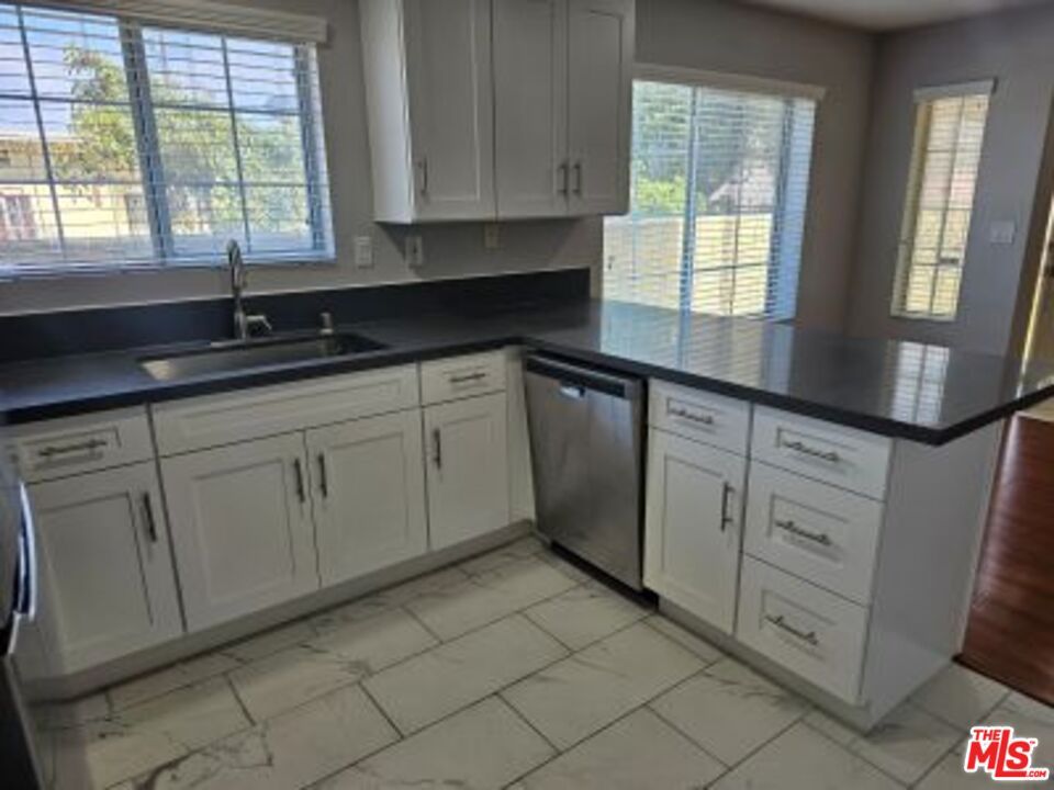 Interior, Kitchen, Marble, Recessed Lighting, Stainless Steel Appliances