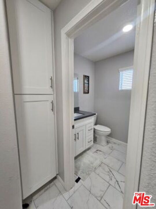 Bathroom, Interior, Marble, Recessed Lighting