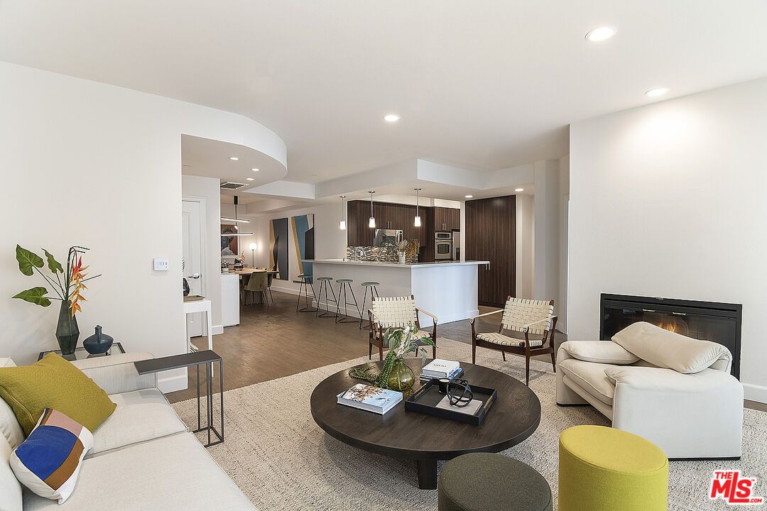 Dining room, Interior, Kitchen, Living room, Pendant Lights, Recessed Lighting, Wood Texture Flooring