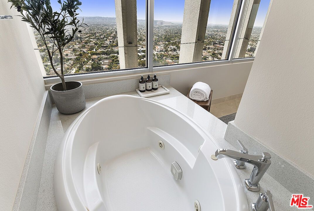 Bathroom, Free Standing Baths, Interior