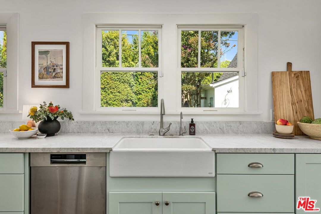 Interior, Kitchen, Stainless Steel Appliances