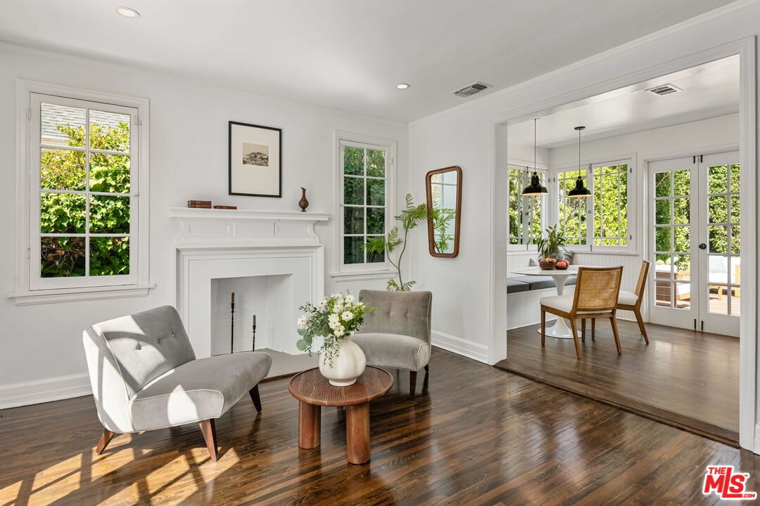 Dining room, Fireplace, Interior, Pendant Lights, Recessed Lighting, Wood Texture Flooring