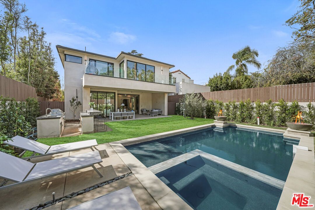 Backyard, Exterior, Outdoor Kitchen, Pool