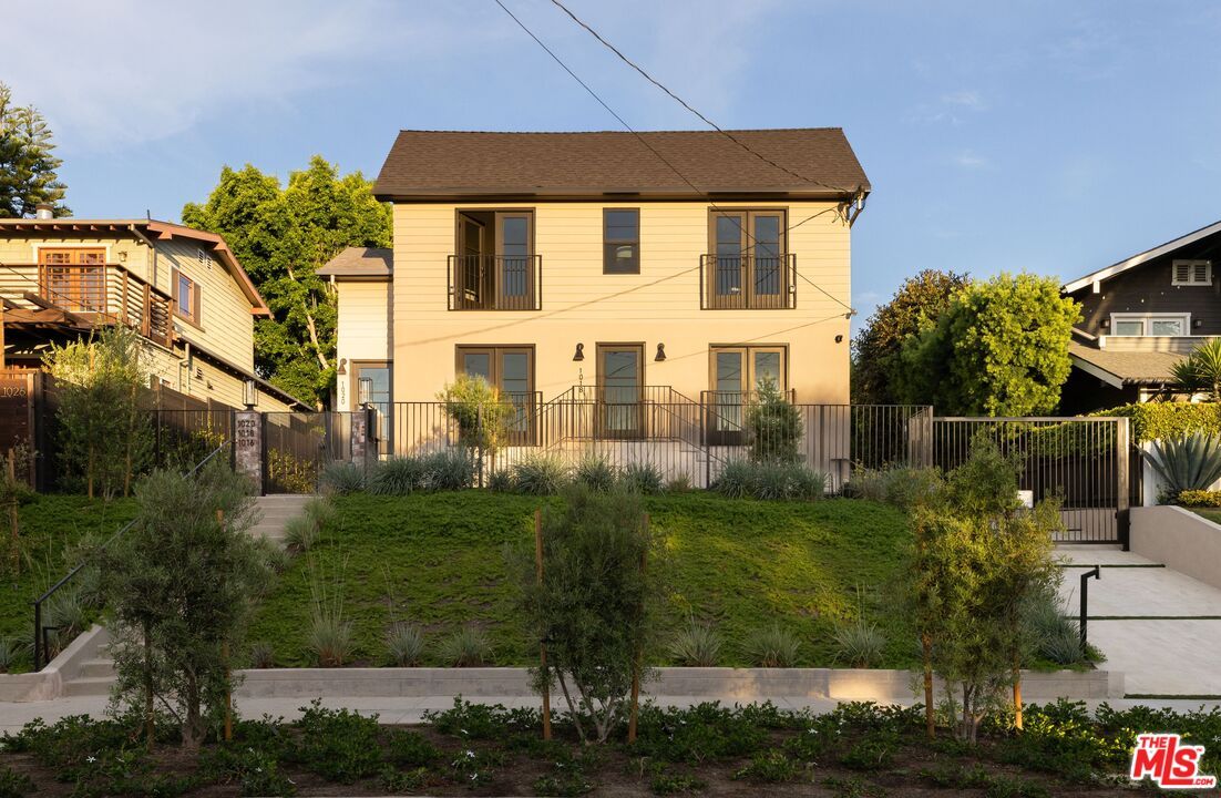 Exterior, Facade, Georgian