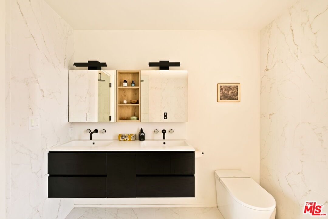 Bathroom, Interior, Marble, Marble Walls