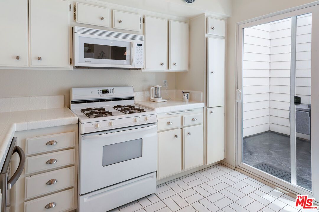 Interior, Kitchen, Tile Countertops