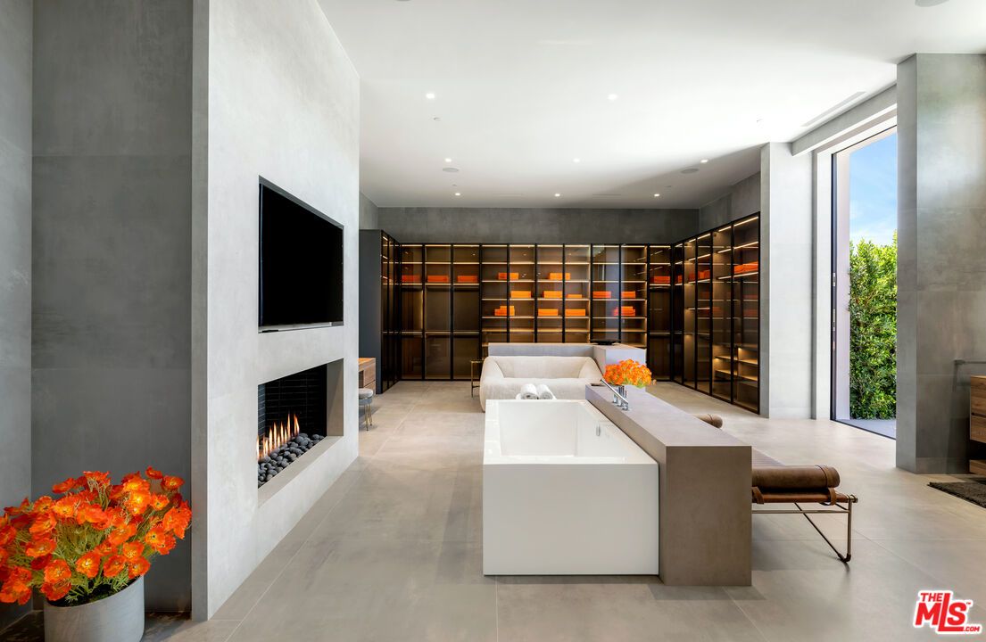 Fireplace, Interior, Recessed Lighting
