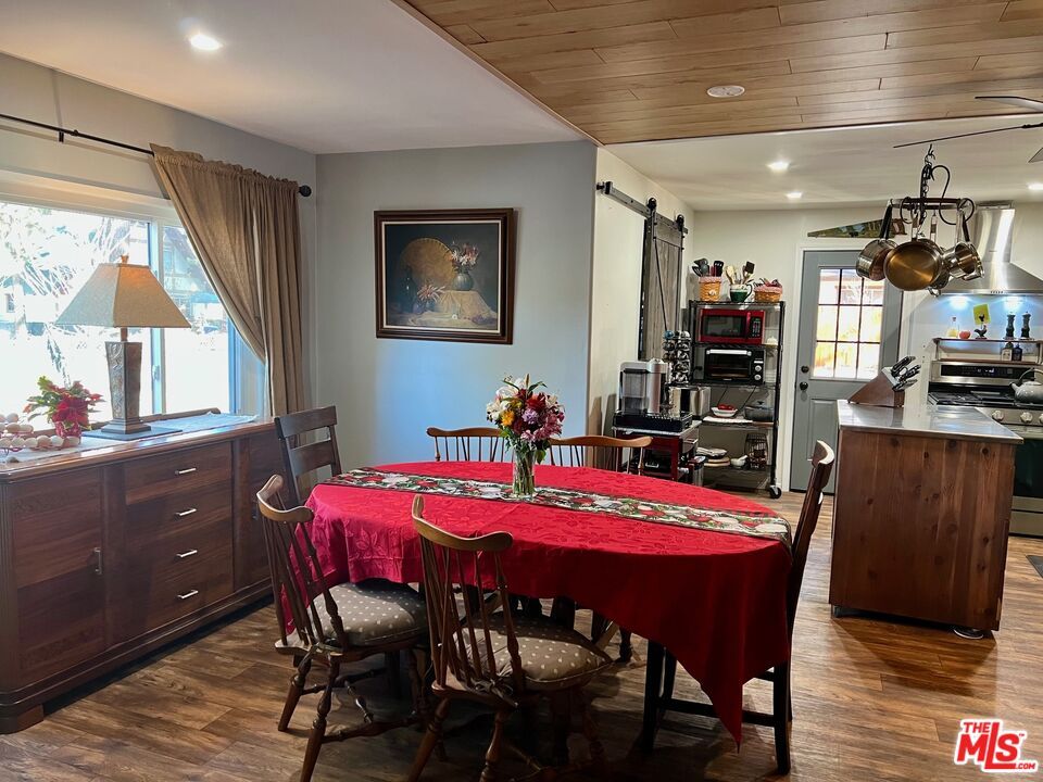 Dining room, Interior, Kitchen, Recessed Lighting, Wooden Ceilings, Wood Texture Flooring