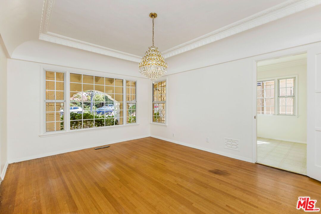 Chandelier, Empty room, Interior, Wood Texture Flooring