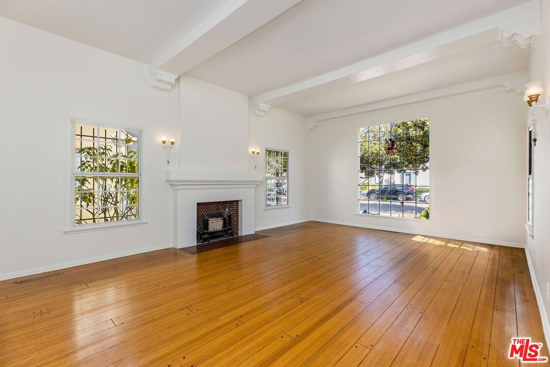 Empty room, Fireplace, Interior, Wood Texture Flooring