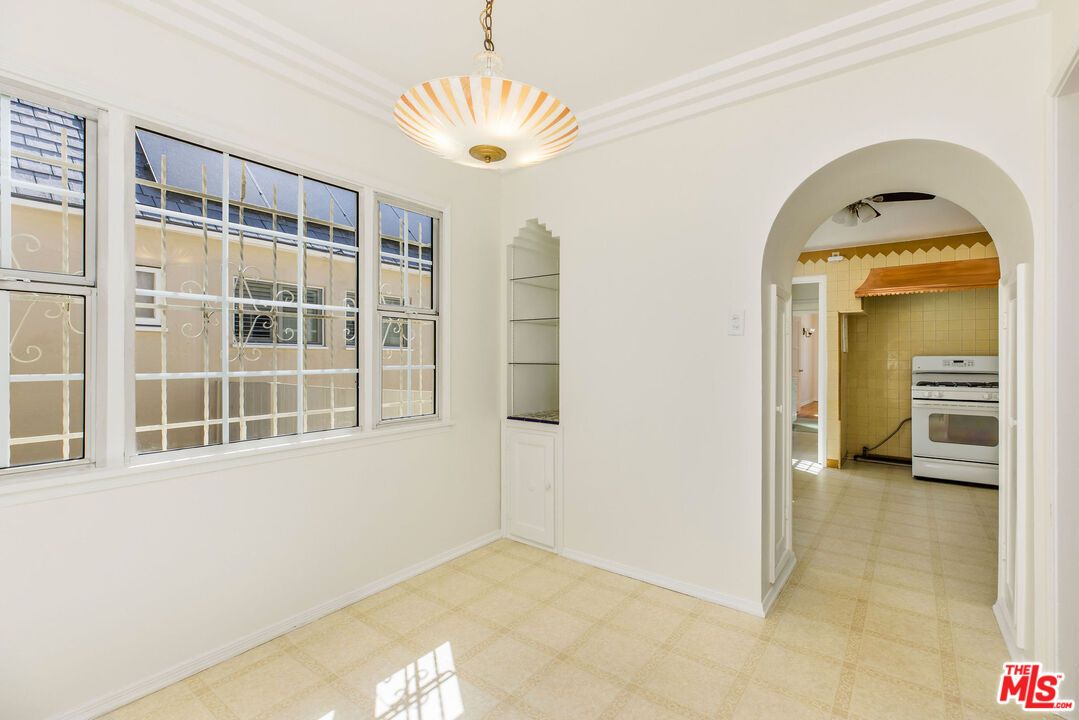 Interior, Pendant Lights, Stainless Steel Appliances
