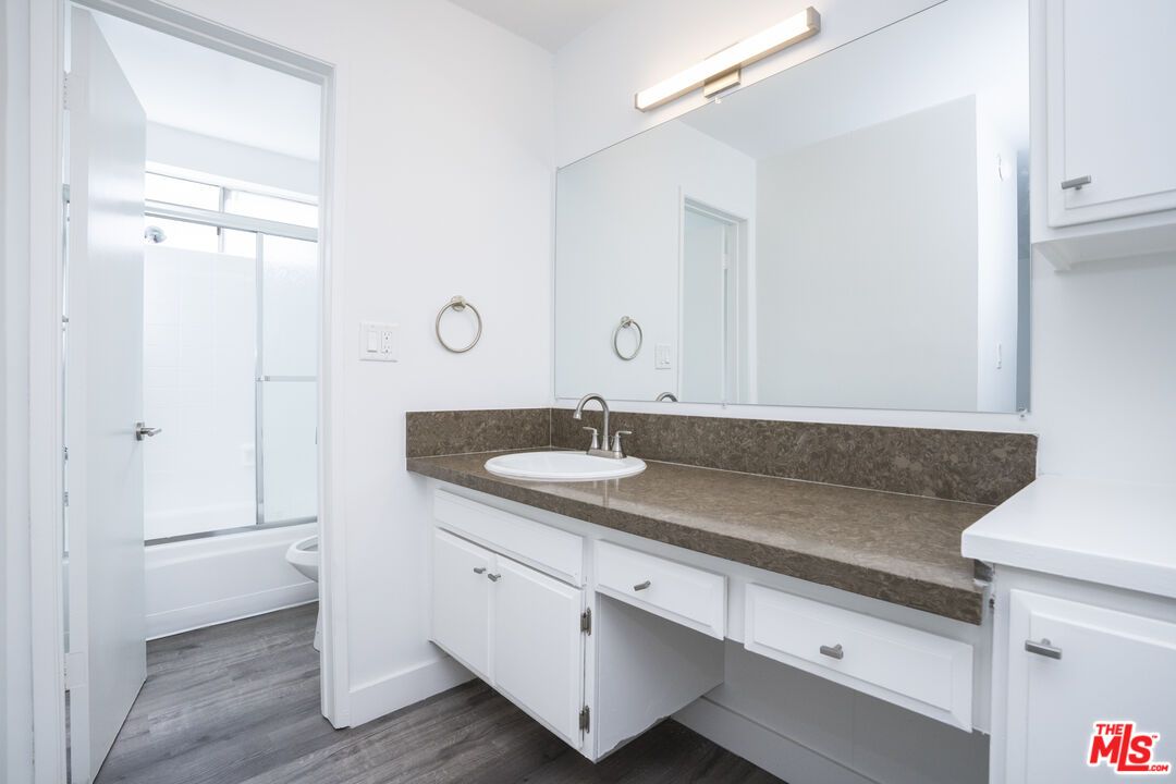 Bathroom, Dual Sink Vanities, Interior, Wood Texture Flooring